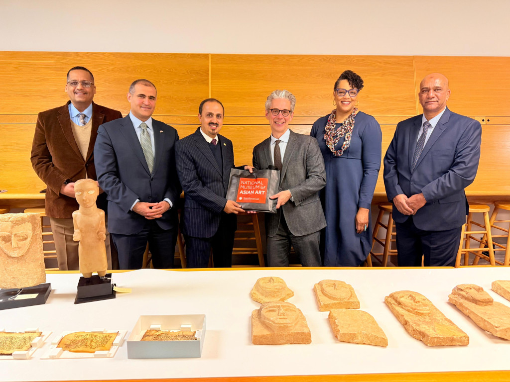 الإرياني يزور المتحف الوطني للفنون الآسيوية بمؤسسة سميثسونيان