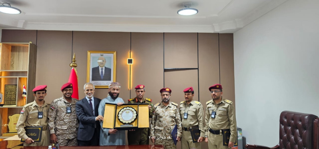 وزير الأوقاف يكرم المشاركين في المسابقة القرآنية للعسكريين بالسعودية