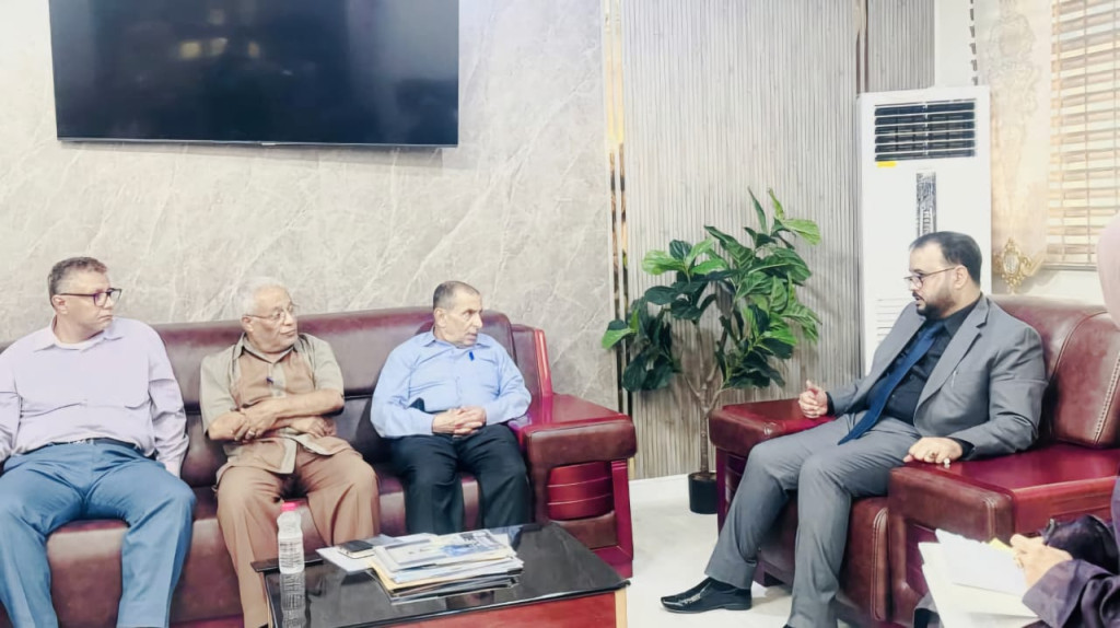 وزير الأشغال يناقش سير تنفيذ المشاريع التنموية في المحافظات المحررة