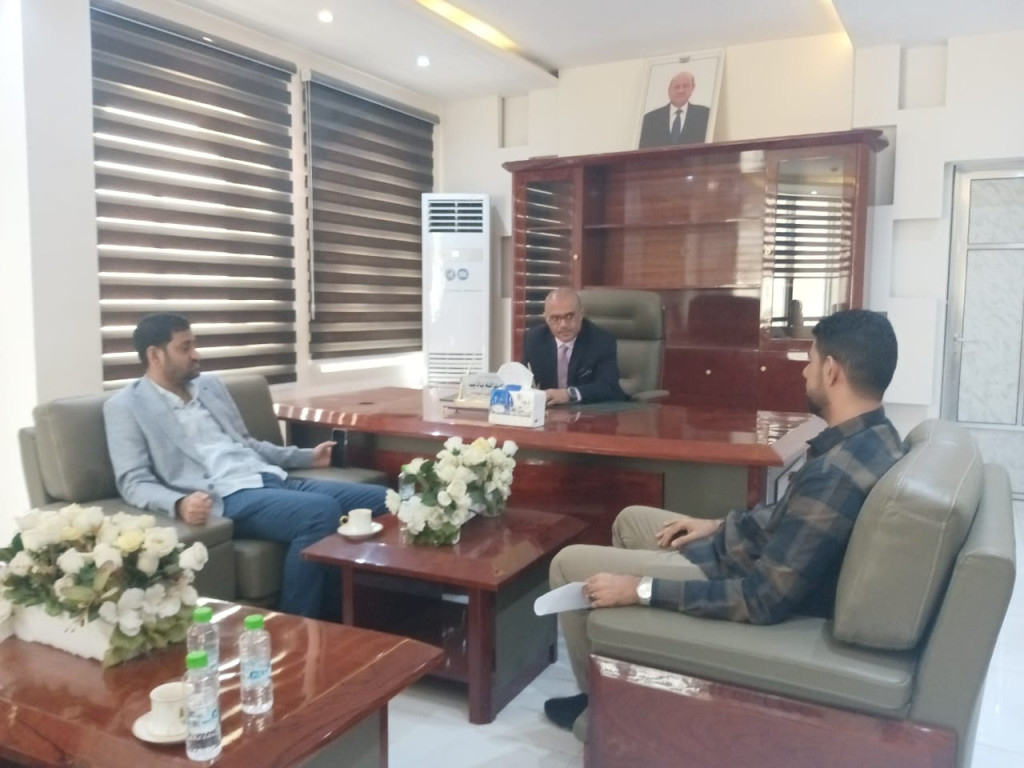 الوزير باذيب يتفقد سير العمل في مؤسسات الاتصالات وتقنية المعلومات بعدن