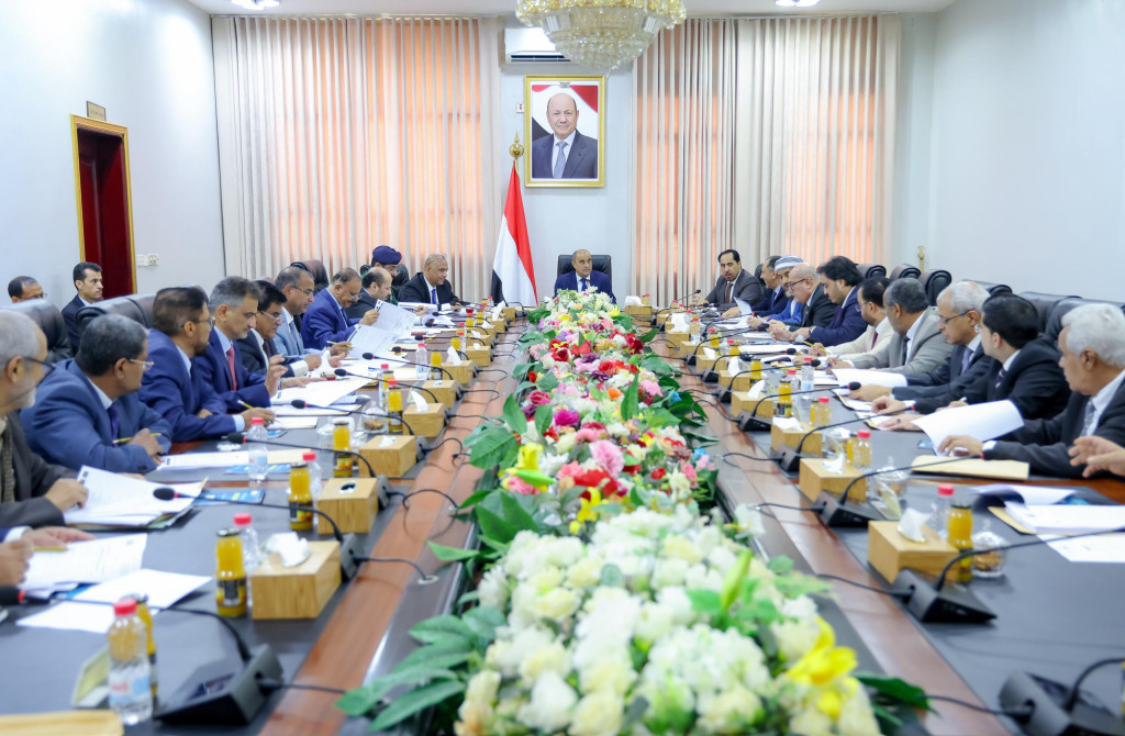 مجلس الوزراء يستعرض التطورات الاقتصادية والخدمية على ضوء التغيرات الإيجابية في سعر الصرف ويشدد على عكسها على الواقع المعيشي