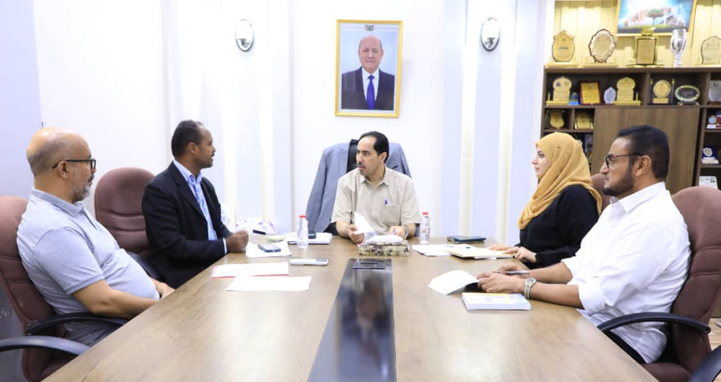 وزير الشباب والرياضة يوجه بتنشيط لعبة سباق الحمام الزاجل