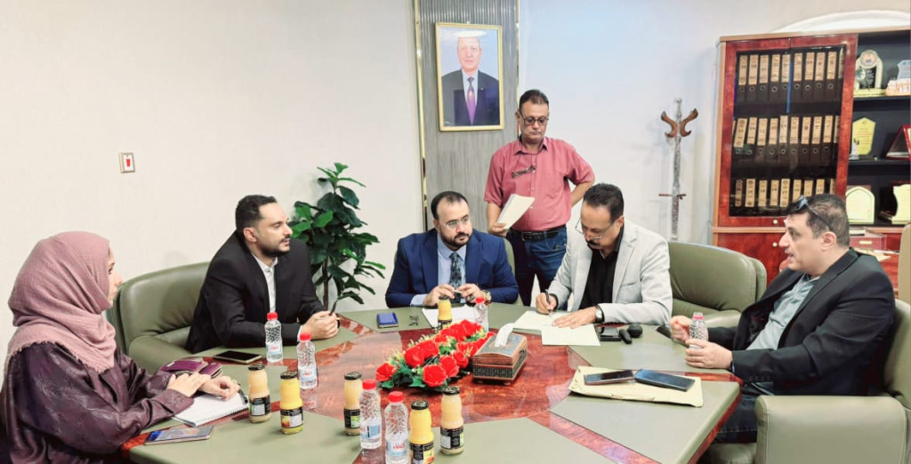 توقيع عقود لإعادة تأهيل وصيانة عدد من الطرق الاستراتيجية في المحافظات المحررة