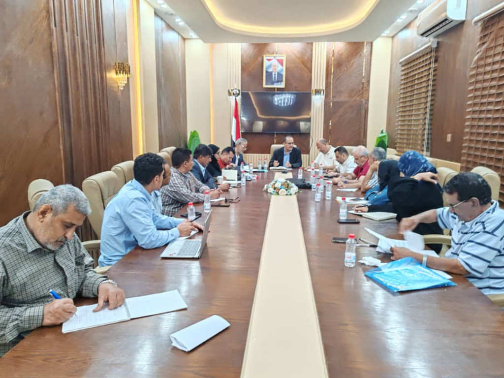 الوزير بحيبح يترأس اجتماعاً موسعاً للجنة التحضيرية للقمة الصحية ولجنة صندوق الصحة