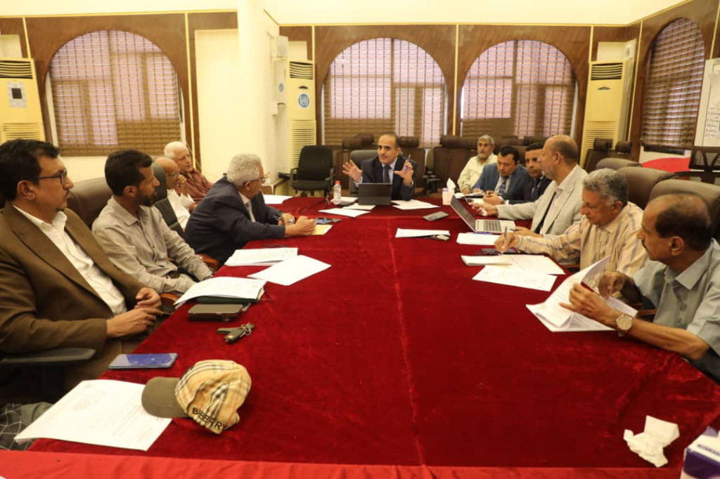 وزير الصحة يترأس اجتماعاً لمجلس إدارة الهيئة العليا للأدوية والمستلزمات الطبية بعدن