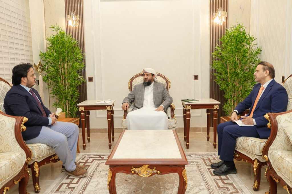 عضو مجلس القيادة المحرّمي يؤكد أن ملف الكهرباء يمثل أولوية قصوى