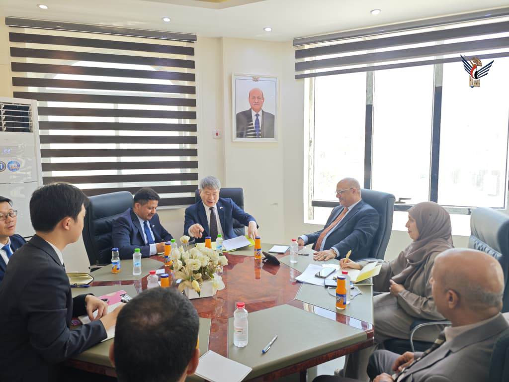 وزير التخطيط يبحث مع السفير الكوري تعزيز التعاون التنموي واستئناف البرامج المشتركة