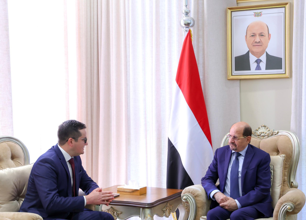 رئيس مجلس الوزراء يستقبل السفير الروسي ويبحث معه تعزيز التعاون المشترك