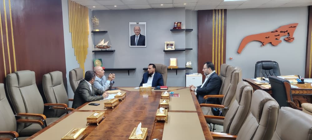 لقاء موسع بعدن يناقش الاستعدادات لمواجهة زيادة الطلب على الكهرباء والمياه خلال الصيف