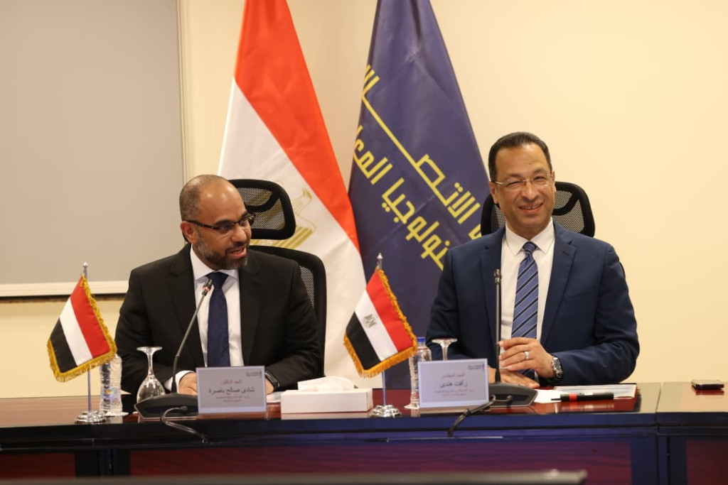 وزير الاتصالات يبحث مع نظيره المصري تعزيز التعاون المشترك