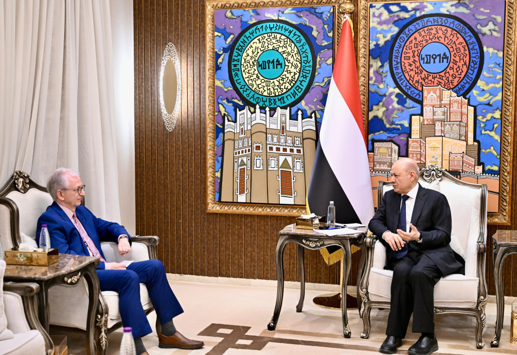 رئيس مجلس القيادة: أمن الممرات المائية مرهون بإنهاء سيطرة وكلاء إيران على أجزاء من البر اليمني