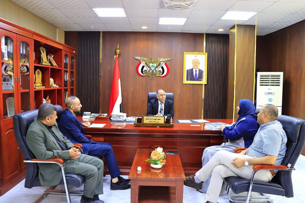 وزير الصناعة والتجارة يناقش أهمية إنفاذ القوانين وتطوير الخدمات الرقمية لمعالجة القضايا التجارية
