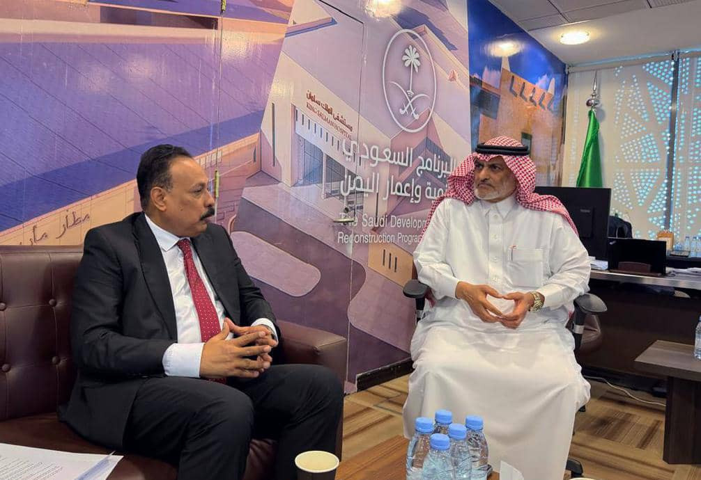 وزير الأشغال يبحث مع البرنامج السعودي تعزيز التعاون في قطاع الطرق والبنية التحتية