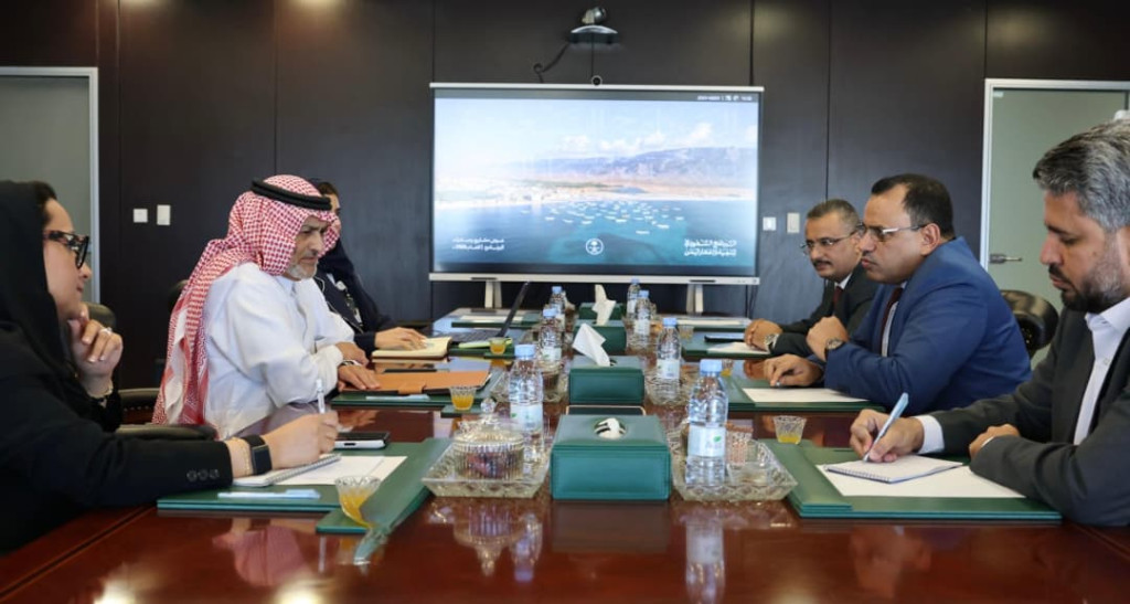 الوزير السقطري يبحث مع البرنامج السعودي تعزيز التعاون في القطاعين الزراع والسمكي