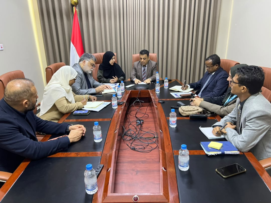 وزير الدولة يبحث مع منظمة الصحة العالمية سرعة الاستجابة الصحية للنازحين